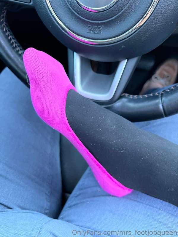 mrs_footjobqueen image #0