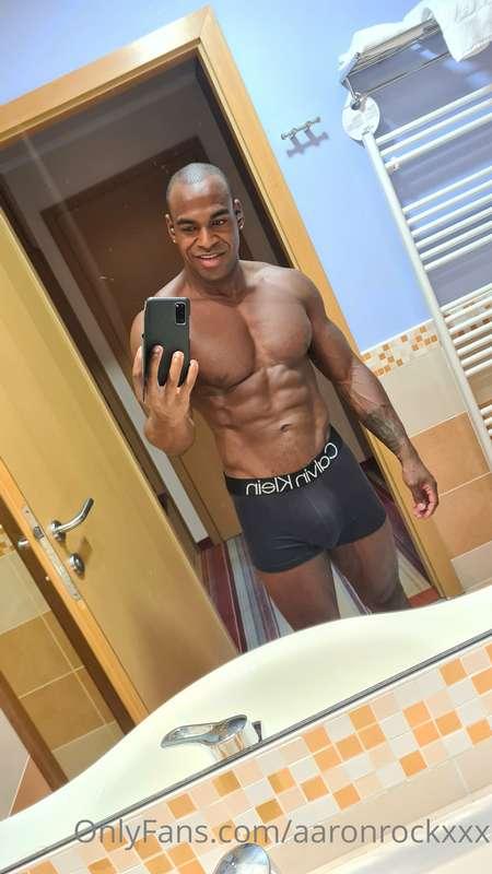 aaronrockxxx image #0