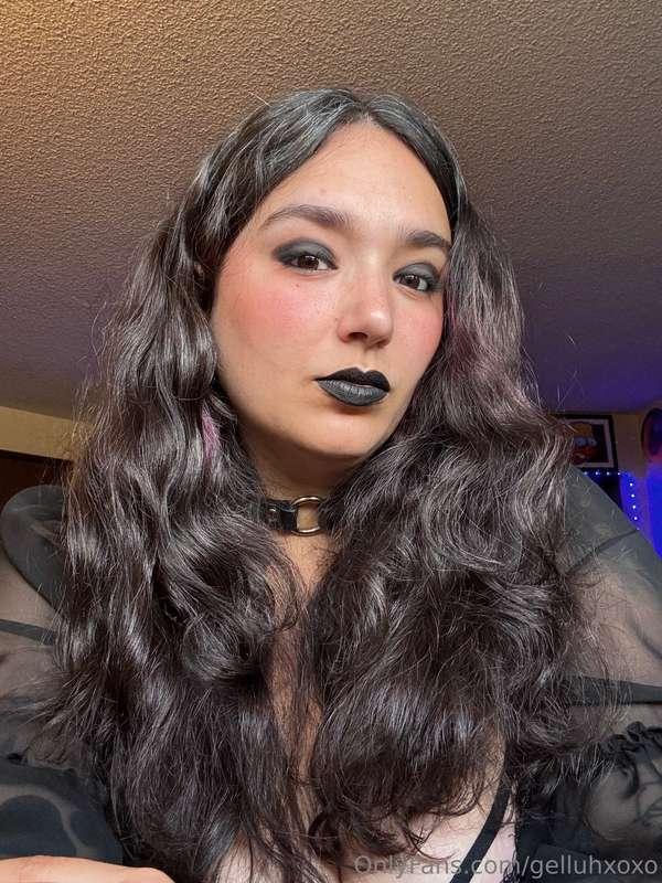 Damn who is she! 