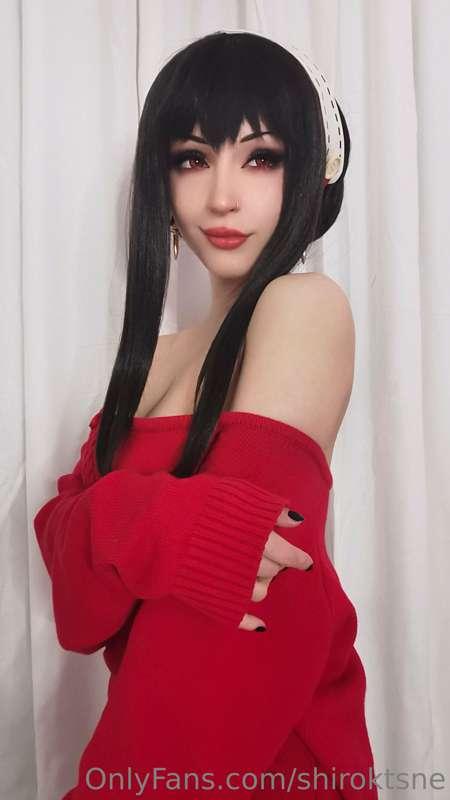 Mama Yor is back 💕
~
See ya tomorrow with some topless pics ..