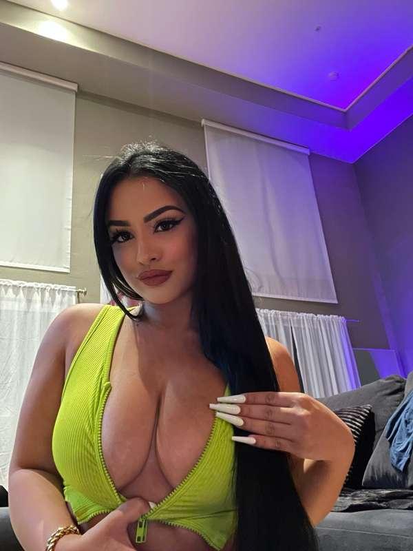 Tip this post and pick my next nail color 🤪