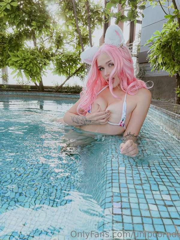 hi 🥺💓 would u fuck me right here daddy? 🤭😳