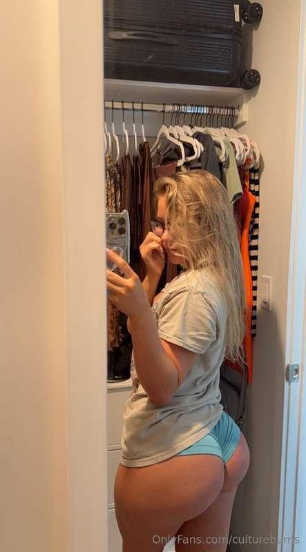 what should I wear today?? 