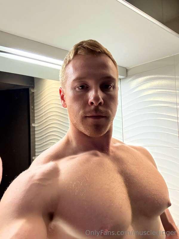 Hey studs! I’m going to be sending out a hot nipple play vid..