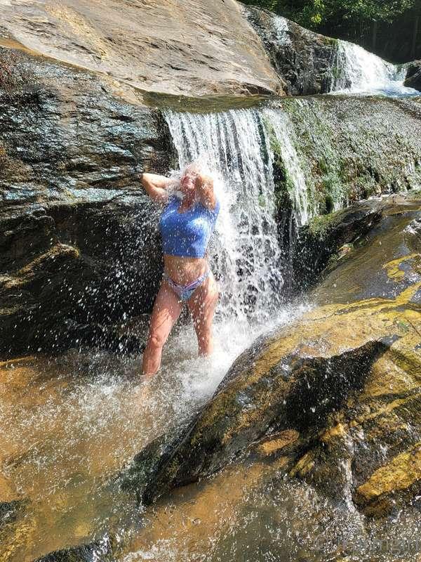 I need hot, hot summer to come quickly! I miss the waterfall..
