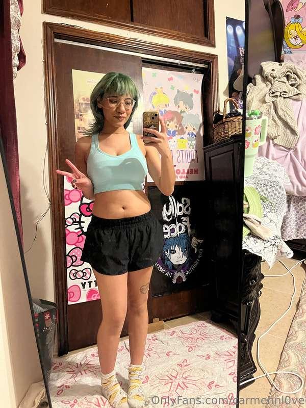 Just finished a workout, feeling strong and sexy 😈💪 Who want..