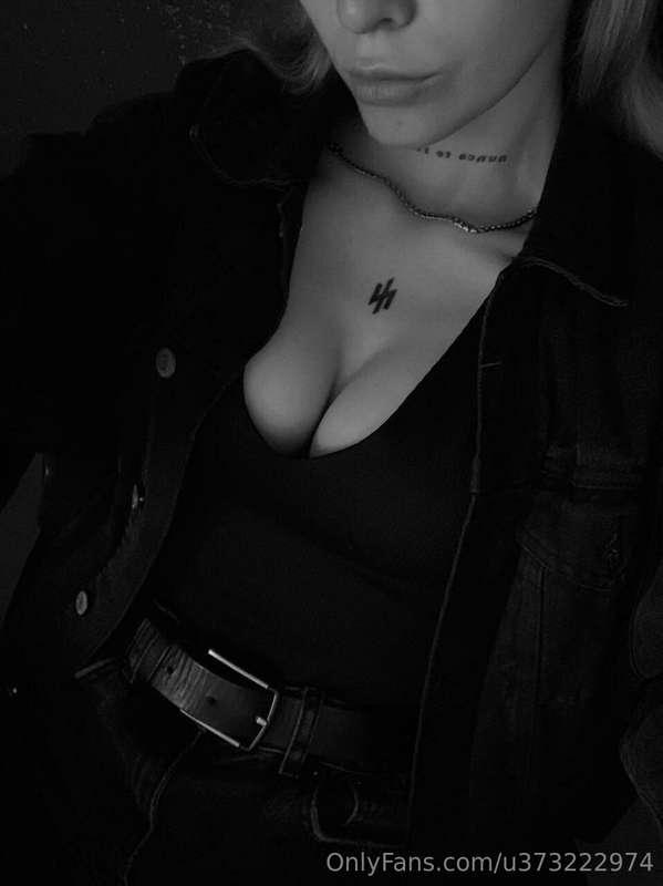 my horny mood is demanding your cock tonight😈