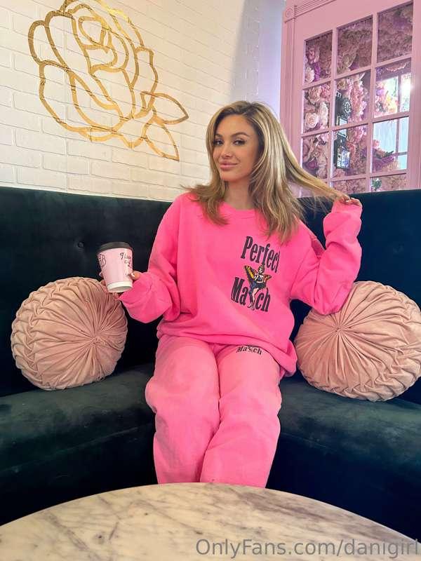 Coffee and anything pink = Happy girl 🥰💕💞

I’m obsessed with..