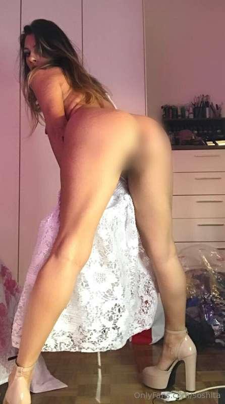 Manchi solo tu dietro di me…. 🤤🤤 
Vuoi vedere la mia fighett..