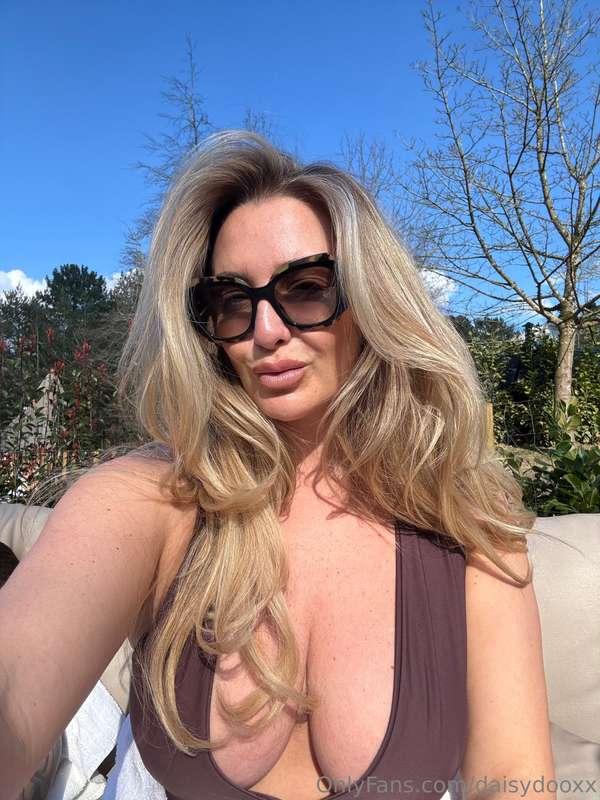 Who’s enjoying the sunshine 😍