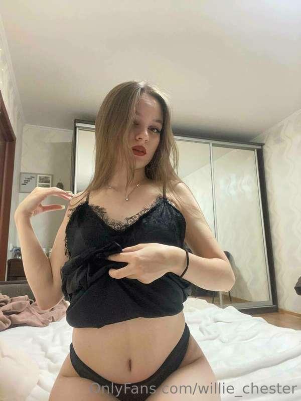 For you I dressed up in an elegant black🖤 sexy underwear tha..