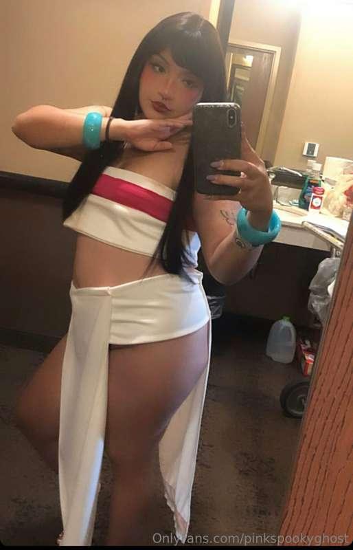 photos from a chel shoot that i feel are too spicy for my re..