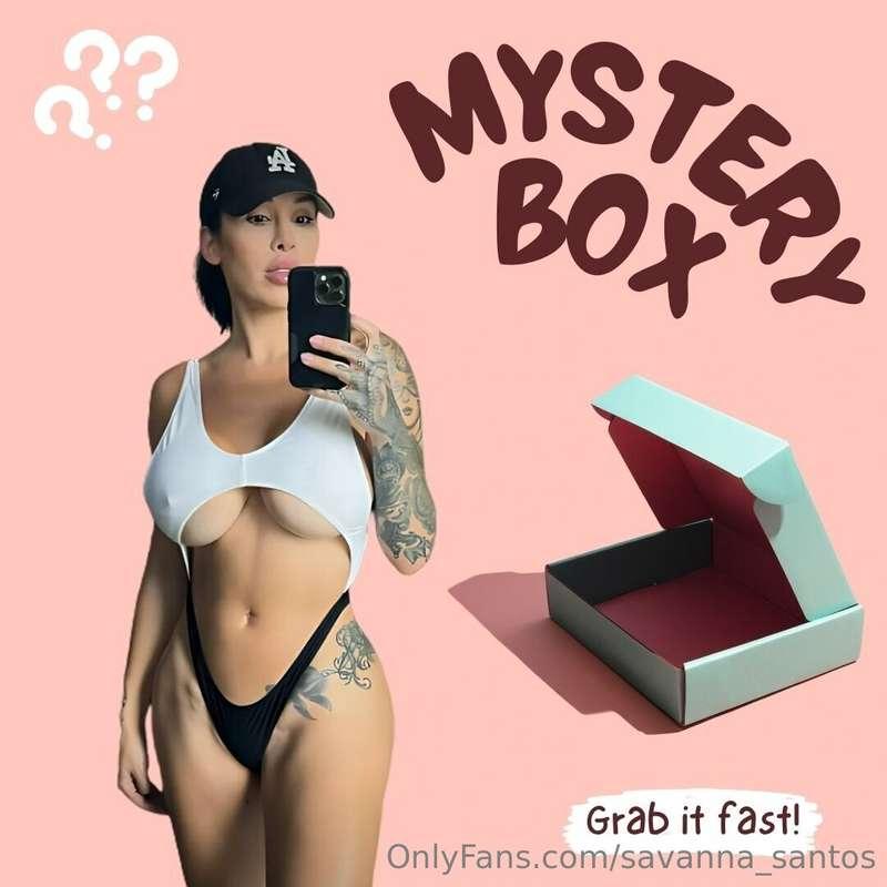 📦 MYSTERY BOX SALE!! 📦Be one of the first people to tip and ..