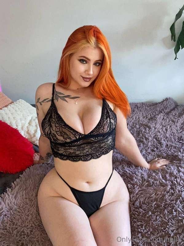 It's your LUCKY DAY because this redheaded hottie 🎀 Gingerka..