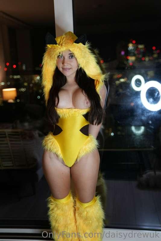 I saved my Halloween pics to post late with the goal to end ..