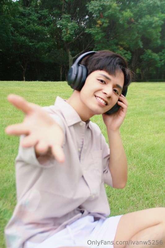 和我一起聽聽音樂吧~🎧