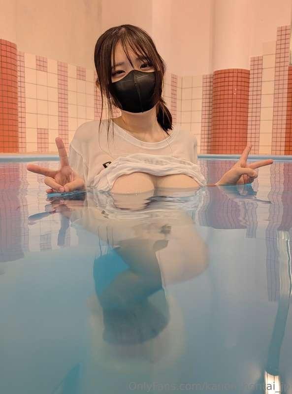 水面でギリギリ見えない写真を取ろうと思って……笑1枚目成功2.3枚目失敗