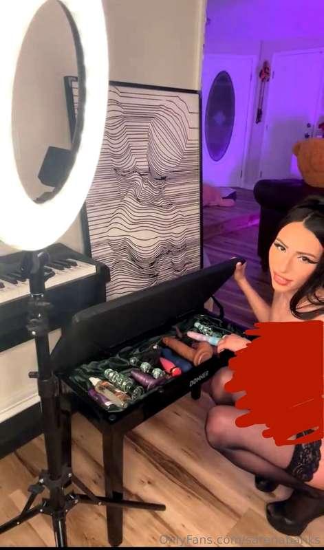 sarenabanks image #1