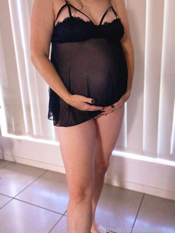Tonight I’ll be your naughty girl 🖤

#fyp #tits #milk #lactation #preggo #preggoporn #pregnant #pregnancy #bump #bigbelly #horny #fetish #breedingfetish #mommyfetish #mommy #natural #naturaltits #pussy #innie #horny #fetish 