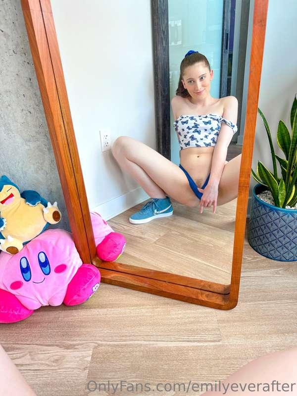 play with me in front of this mirror... i want to watch you ..
