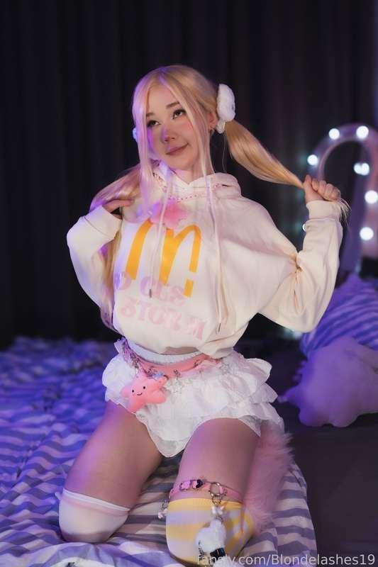 blondelashes19 image #5