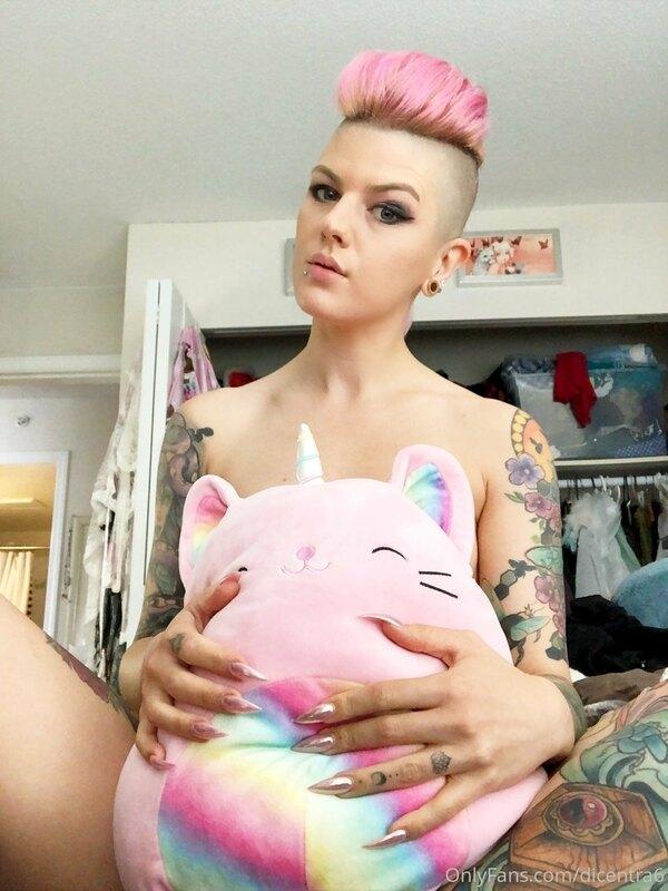 Pink hair don’t care! ?? Tried out a temporary pink colour i..