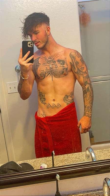 come im all day 😉 do i look hot?