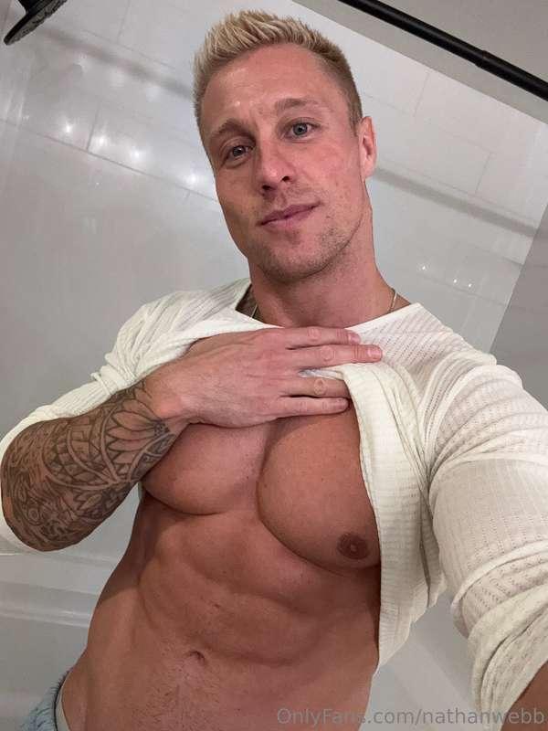 It’s my favourite day today, Chest day … 😇 