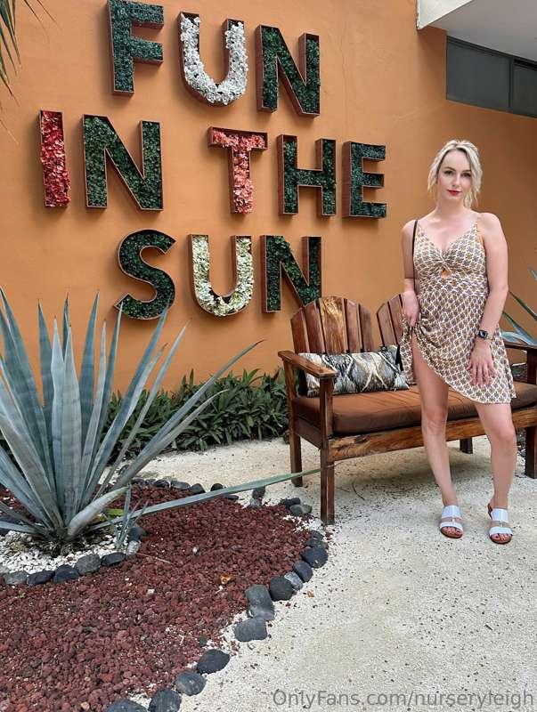 Would you like to have some fun in the sun with me babe?😝
