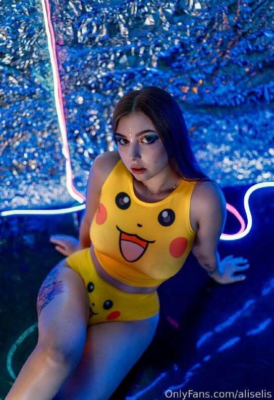 ## @aliselis ❗️❗️FREE PAGE❗️❗️ @aliselis __Gaming and singin..