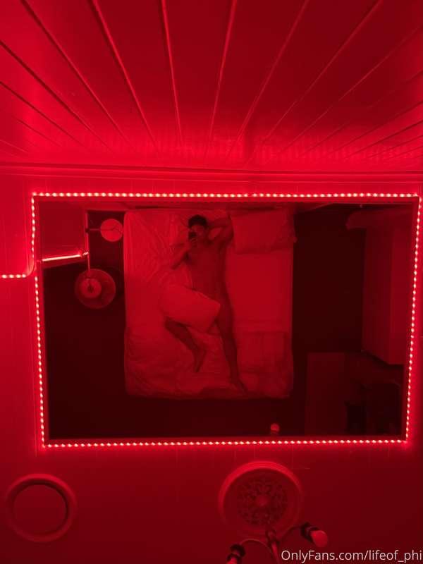 ❤️ Red light district 📍 what would YOU like me to film here ..
