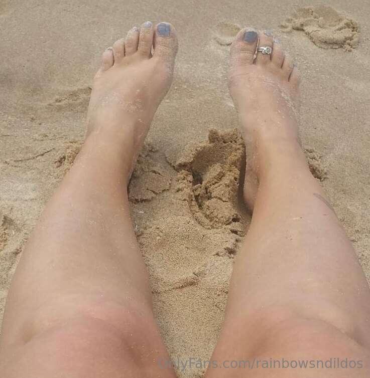 Who likes feet?