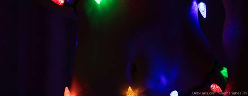 My curves lit up only by Christmas lights. It's rare for me ..