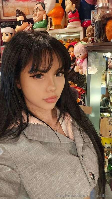 want to play with me instead? 🤭