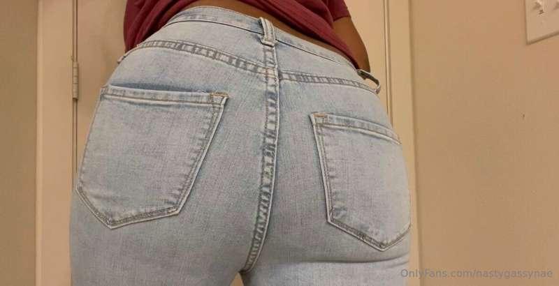 Trapped farts are my favorite! They are so force ful and Lou..