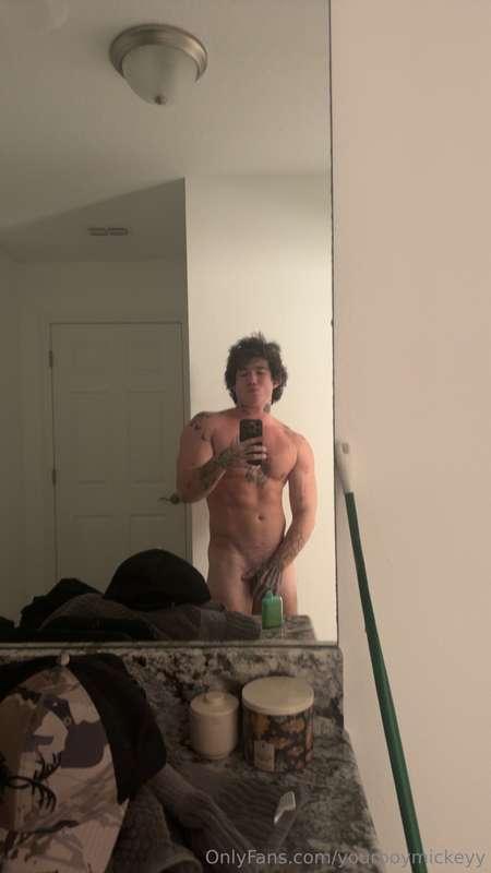 GOING LIVE TN CUM JERK OFF AND HAVE SOME FUN 9PM EST