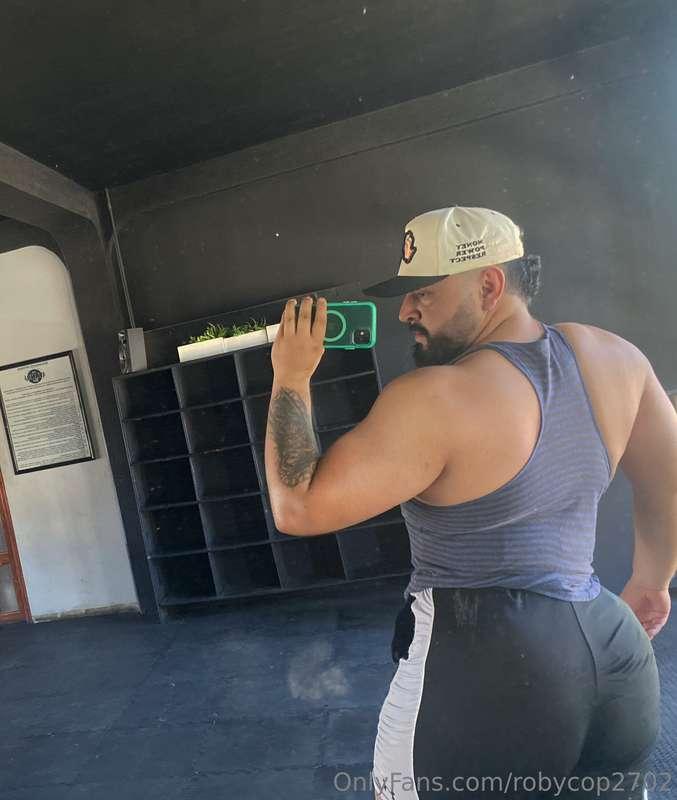 robycop2702 image #0