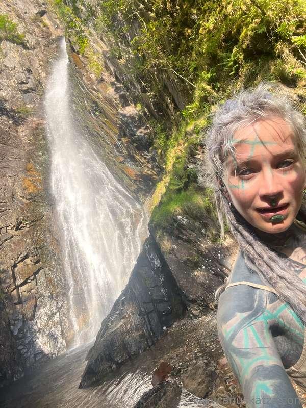 anuskatzz image #0