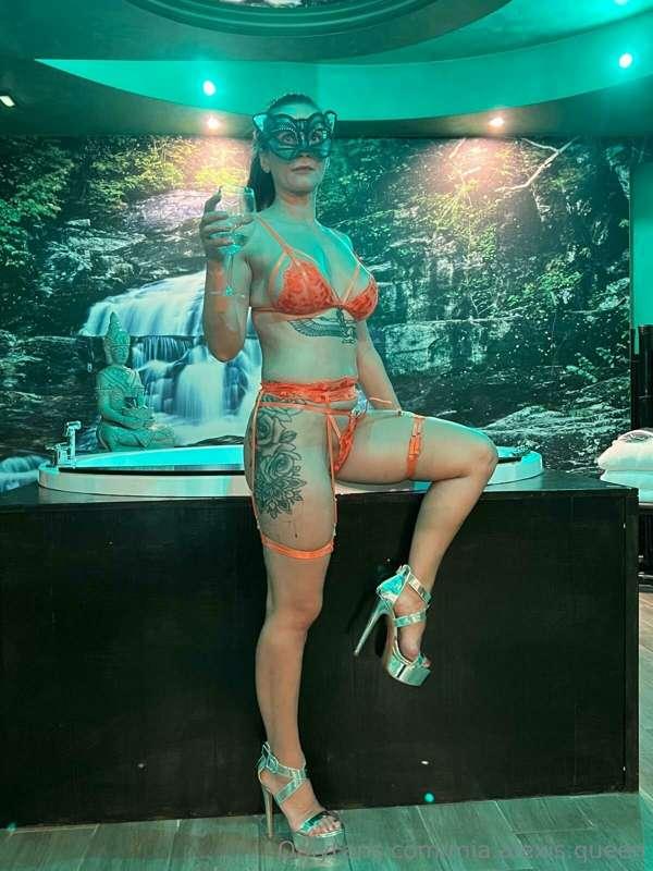 mia.alexis.queen image #0