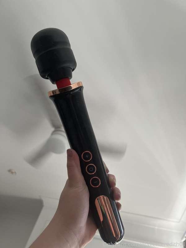 Who wants to see me use my new toy?