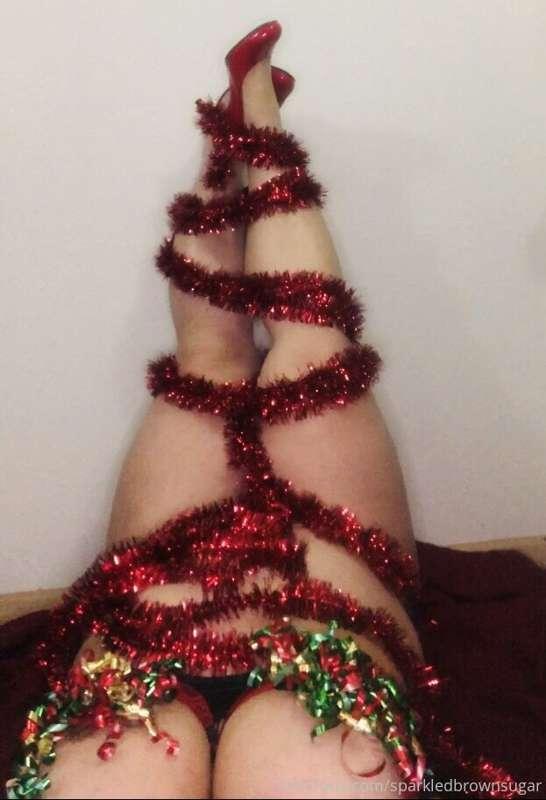 🎄🎄Merry Christmas🎄🎄 
Come unwrap me and enjoy the present😏