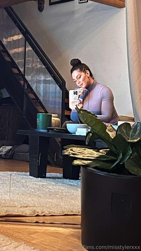having some breakfast🥰