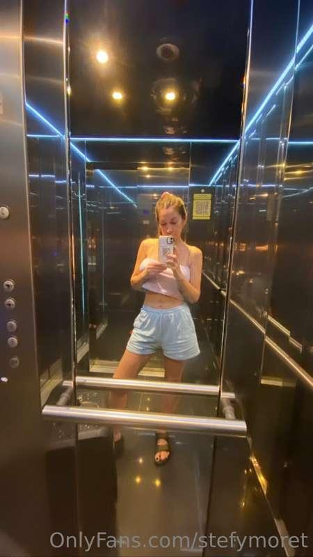 Wherever I go. I can always find a gorgeous mirror🥰