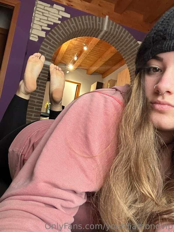 NEW SET😍 I love this position because you can see my soles a..