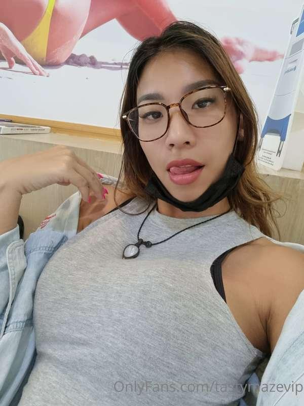 How do my boobs looked with cloth on? 😍 or better i take the..