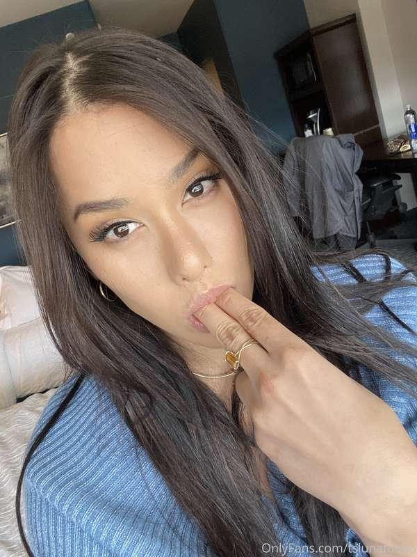 Let’s play ... cardio morning with me on my bed let’s do It