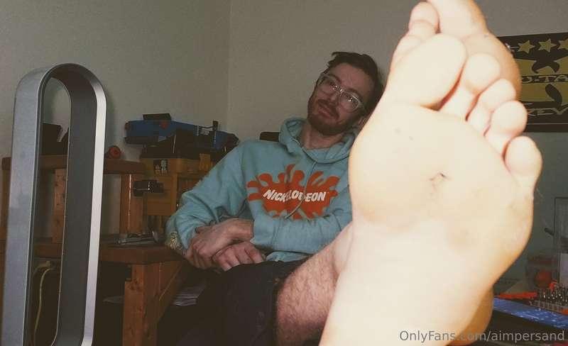Super oversaturated and lint on my feet, but I love the pic ..