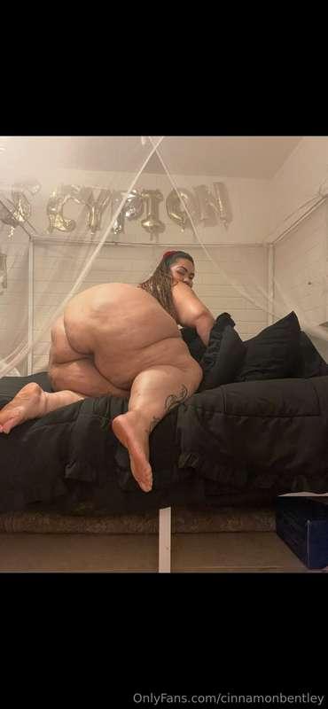 Live right now.. Cum here daddy when you see me you get hard..