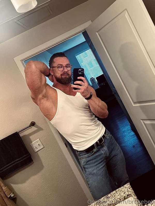 Daddy is currently LIVE 😈 let’s take these clothes off - don..