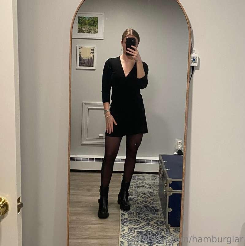 She cleans up nice 🖤 ;)